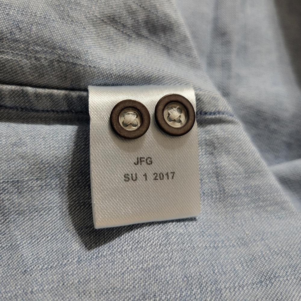 UNTUCKit 2 NWOT Cotton‎ Chambray Blue 2 Pockets Button-Up Shirt ALLEANZA - Picture 7 of 10